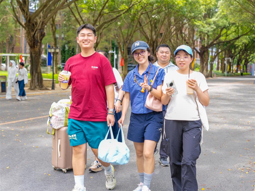 DSC05733.jpg 伟德国际1946